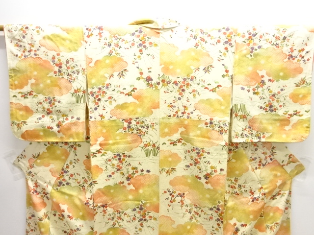  未使用品　雲に草花模様小紋着物